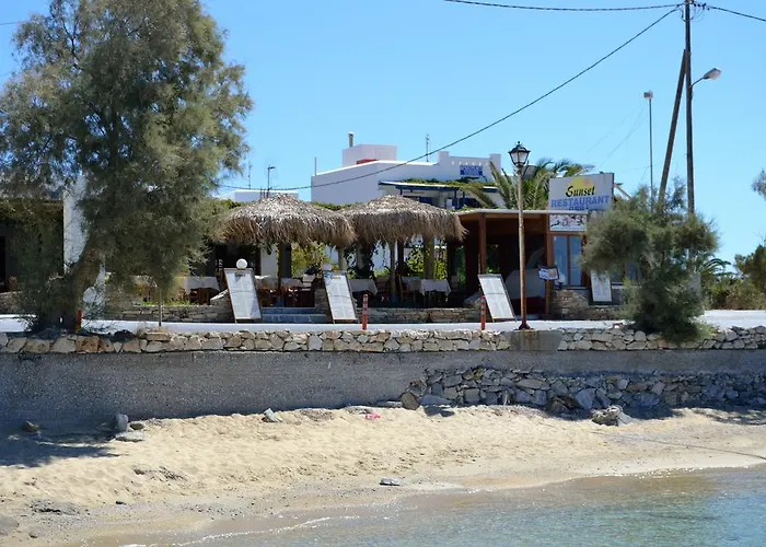 מלון דירות Sunset 3*